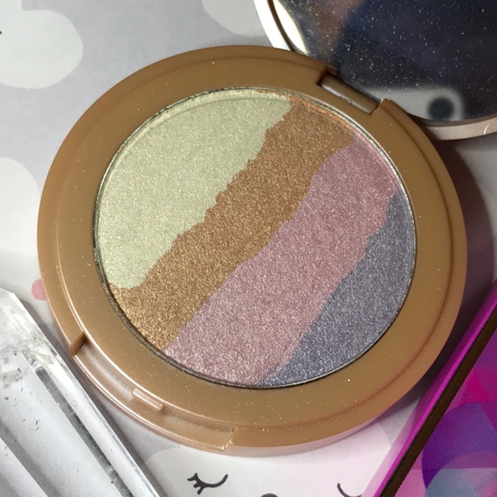 TARTE Rainbow High Performance Highlighter! - Picture 7 of 7